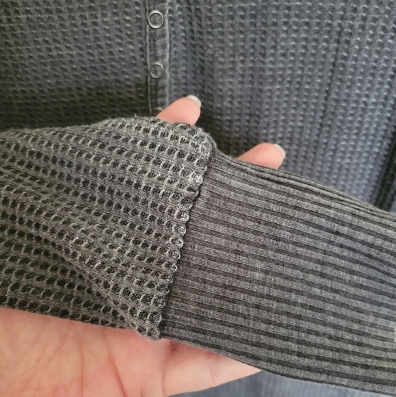 Seven7 Premium High Low Blue Gray Button Down Waffle Knit Henleys Size Large - Picture 5 of 16